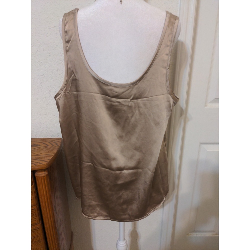 Old Navy Women's Shimmery Tank Top. Size L NWT - Picture 5 of 8